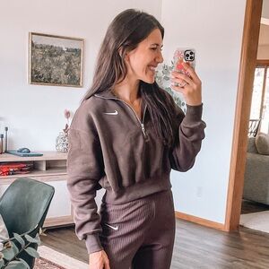 Nike half zip cropped sweatshirt